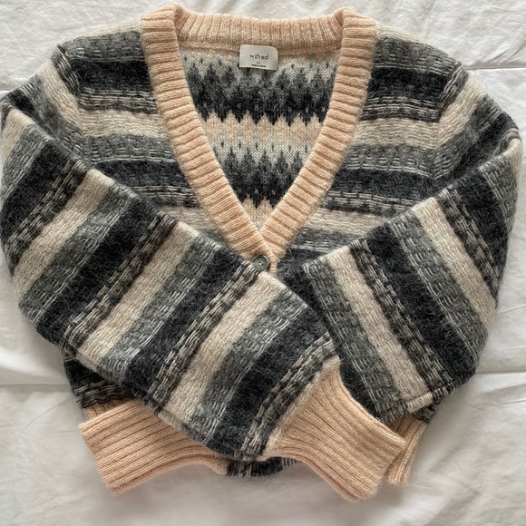 ❗️SOLD❗️ARITZIA | WILFRED CADENCE CARDIGAN - Picture 2 of 4